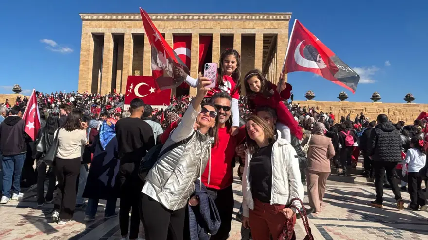 Anıtkabir'de Cumhuriyet coşkusu: Binler Atatürk'e koştu 2