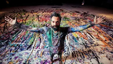 Ressam Sacha Jafri rekora koşuyor