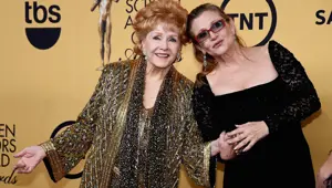 Carrie Fisher ve annesi Debbie Reynolds’un 53 yıl önceki fotoğrafı