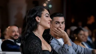 Sonunda oldu, Cristiano Ronaldo ile Georgina Rodriguez nişanlandı: Yüzüğün değeri ağızları açık bıraktı