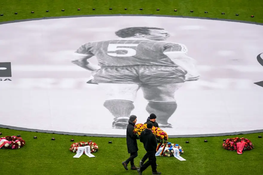 Bayern Münih tarihinde ilk: Beckenbauer anısına 5 numara emekliye ayrıldı 1