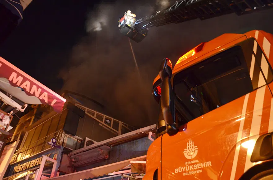 Kadıköy'de restoran yangını 5