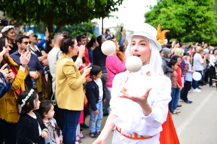 Adana'da renkli Portakal Çiçeği Karnavalı korteji 31 Adana'da renkli Portakal Çiçeği Karnavalı korteji 31
