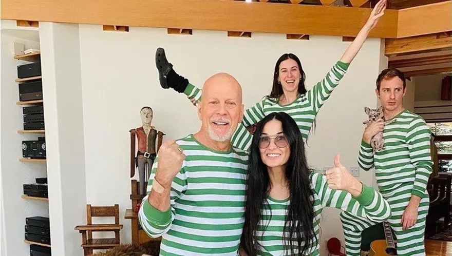Maskesiz girdiği eczaneden kovulan Bruce Willis özür diledi 3