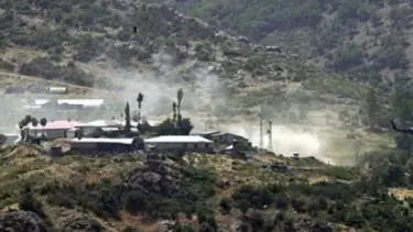 Sınırda iki karakola taciz ateşi