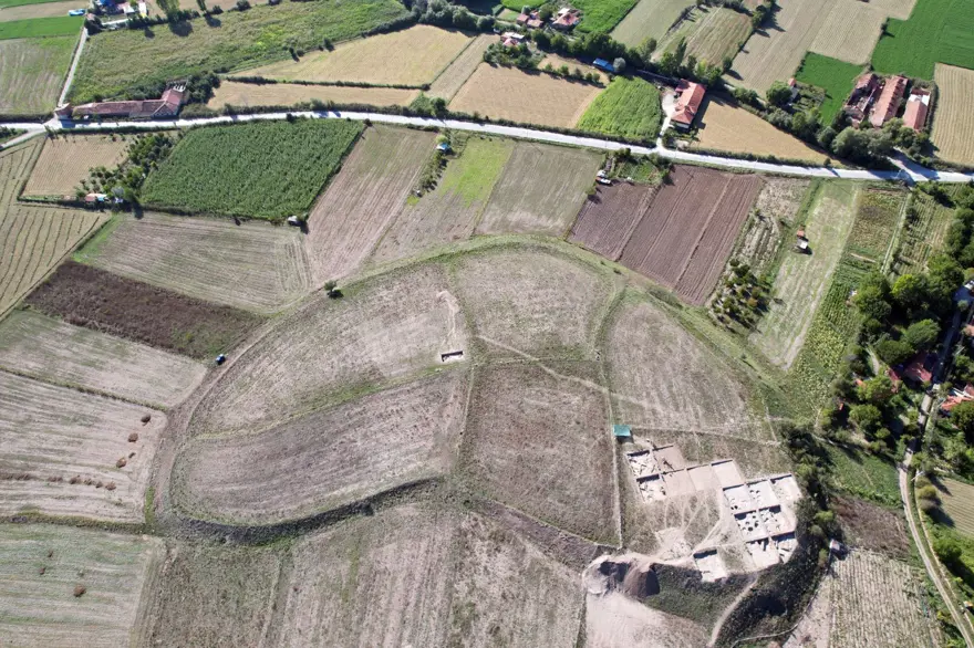 'Kütahya'nın kalbi' tarihi aydınlatıyorlar 