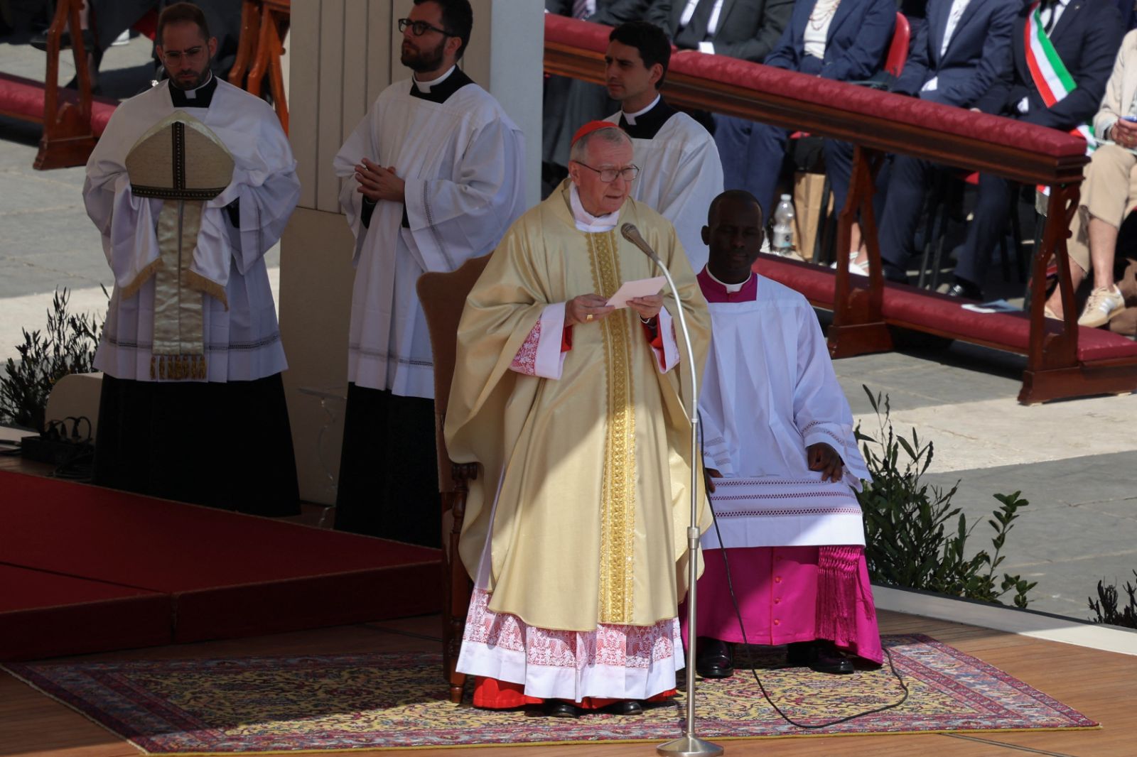 Papa Francis için özel yas ayini yapıldı