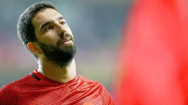 SON DAKİKA: Arda Turan futbolu bıraktı