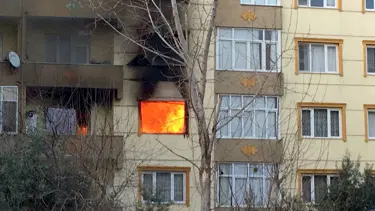 Ev sahibine kızıp oturduğu daireyi ateşe verdi