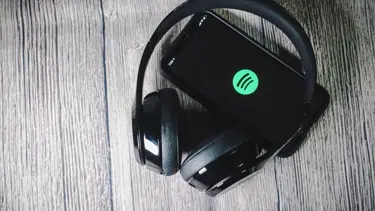 Yapay zeka tehlikesi büyüyor: Spotify ölü sanatçılar adına şarkılar yayınlıyor