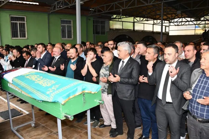 Genç doktor Melike’nin ölümüne soruşturma: Böbrek ameliyatısırasında yaşamını yitirdi 3 Genç doktor Melike’nin ölümüne soruşturma: Böbrek ameliyatısırasında yaşamını yitirdi 3