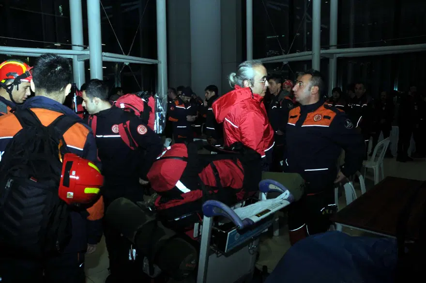 Depremzedelere yardım seferberliği 7
