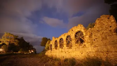 Gece ziyaretine açılmıştı: Olympos Antik Kenti'ne yoğun ilgi