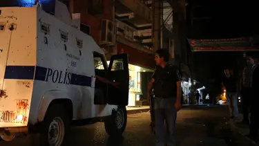 Hazro'da karakola bomba yüklü araçla saldırı düzenlendi