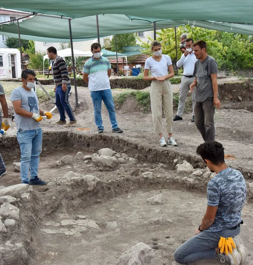 Bilecik'teki Batı Anadolu’nun en eski ergen iskeleti bulundu 6