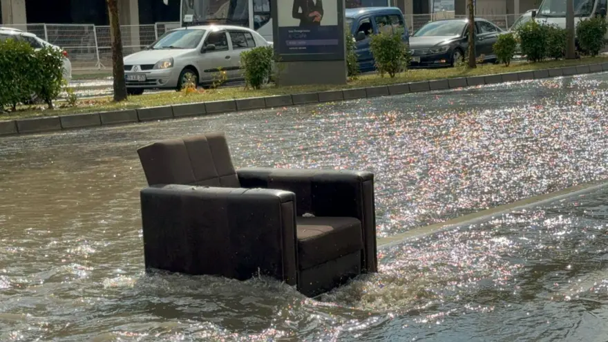 Çorlu'da yağış hayatı felç etti 5