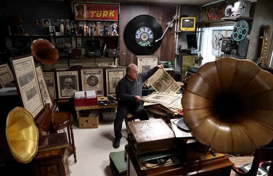 10 Kasım matemi gazetelerin tarihi manşetlerinde: Bir güneş söndü 4