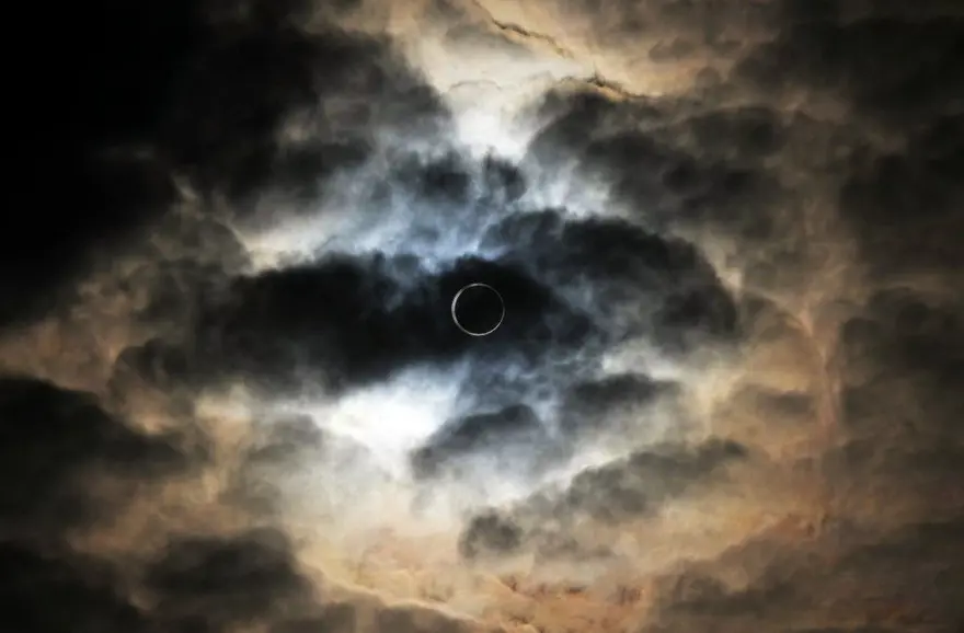 Güneş tutulmasının muhteşem etkisi: Güney Amerika'dan  ateş çemberi görüntüleri 5