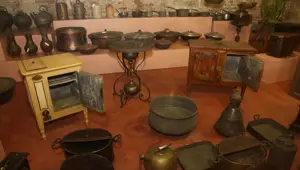 Osmanlı Saray Mutfağı'nın ilk buzdolabı Dolmabahçe Sarayı Müzesi'nde sergileniyor