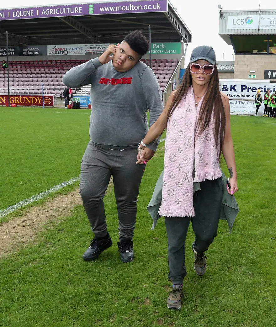 Oğlunu bakımevine bırakacak Katie Price: Bu onun için bir şans 4