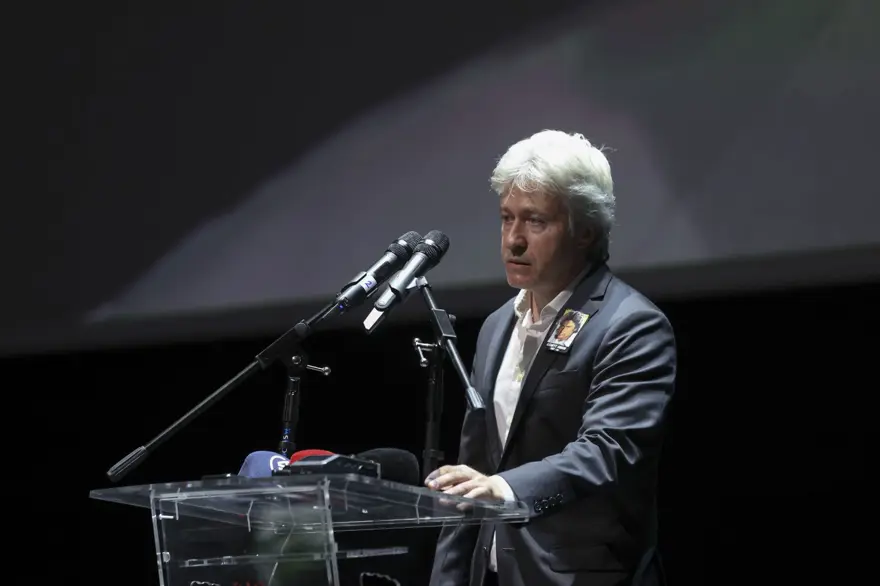 "BEDENİNİN, RUHUNUN BANA GEÇTİĞİNİ HİSSEDİYORUM" 5 "BEDENİNİN, RUHUNUN BANA GEÇTİĞİNİ HİSSEDİYORUM" 5