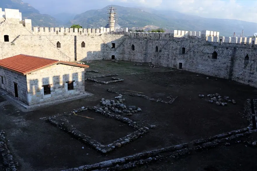 Tarihi Payas Kalesi ziyarete açılıyor 9