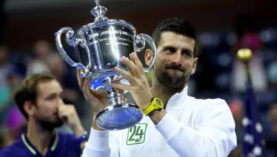 Novak Djokovic’den tarihi zafer