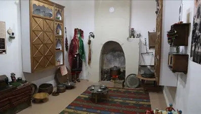 Aşık Veysel Müzesi ziyaretçilerini uzun ince bir yolculuğa çıkarıyor