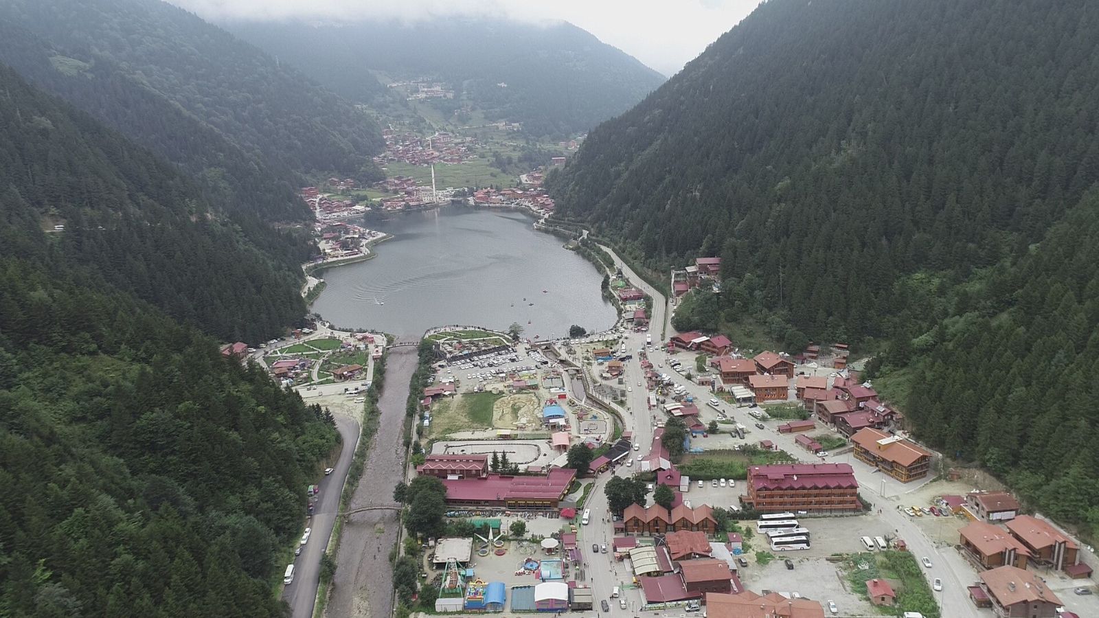 Uzungöl'de yapılar boşaltılmayınca yıkım başlamadı