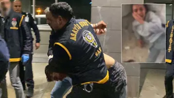 Kız kardeşini dövdü, üzerine kaynar su döktü ve videoya çekti.