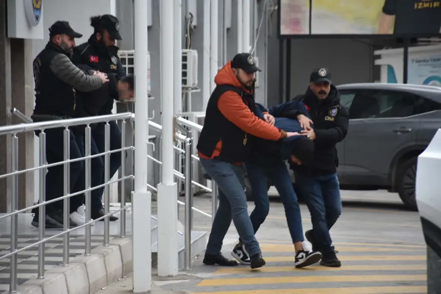 Çeşme’de kanlı gece: Üç ölü | “Bana kafa atınca tabancayı kullandım” 