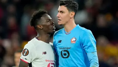 Berke Özer yine penaltı kurtardı ancak Lille'e yetmedi: 7 gollü çılgın maçta kazanan PAOK!