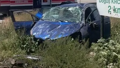 Kontrolden çıkan araç takla attı: İki yaralı