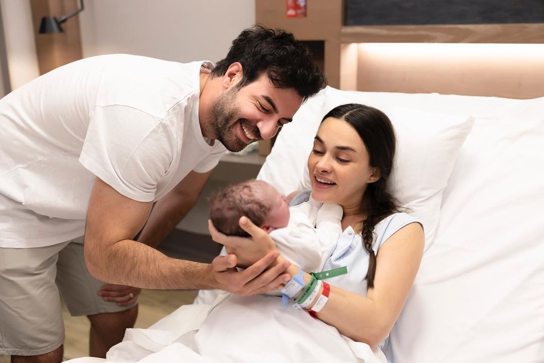 Hande Soral ve İsmail Demirci çiftinden bebekleriyle ilk kare