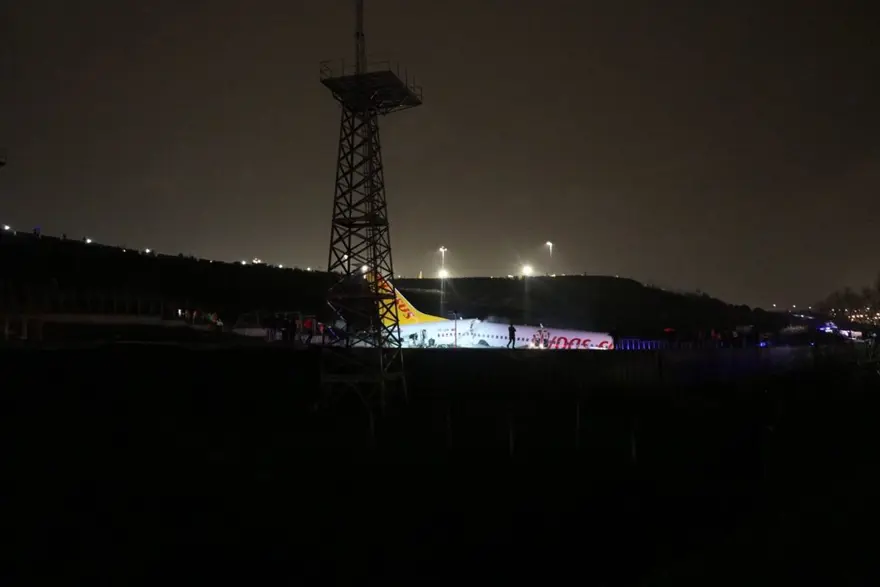 Sabiha Gökçen'de pistten çıkan uçaktan ilk görüntüler 28