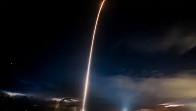 SpaceX'ten bir ilk: Kutup yörüngesine insanlı uzay uçuşu