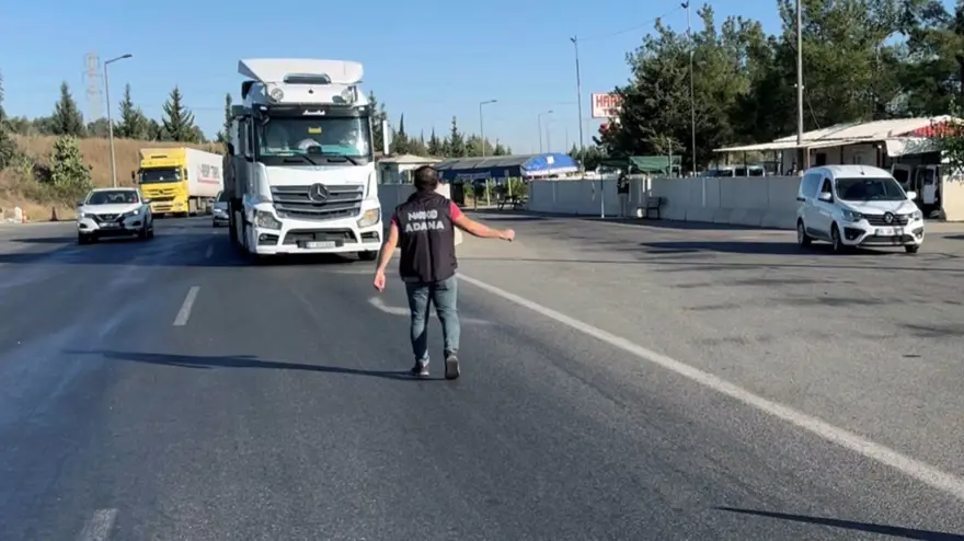 Otoyolda uyuşturucu operasyonu: TIR’ınlastiklerinden uyuşturucu çıktı 