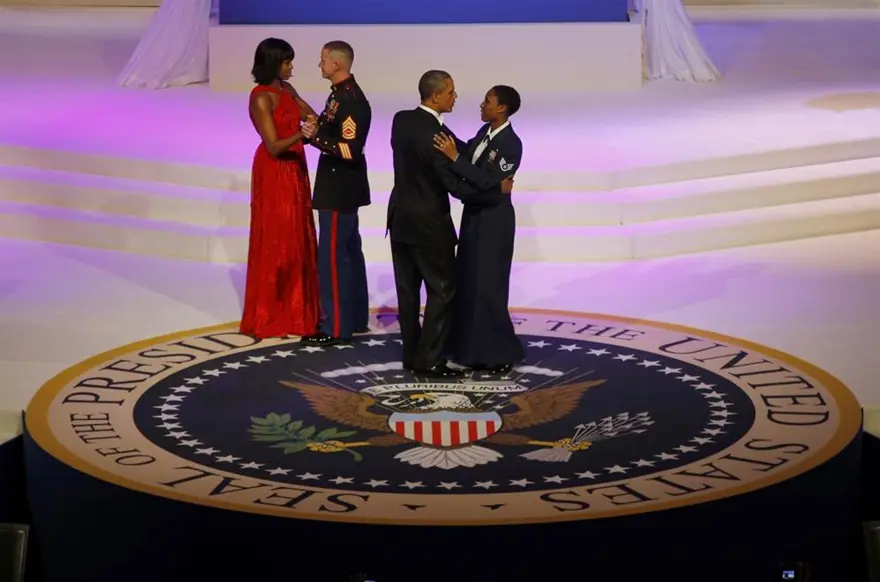 Obama çiftinden romantik dans 29 Obama çiftinden romantik dans 29