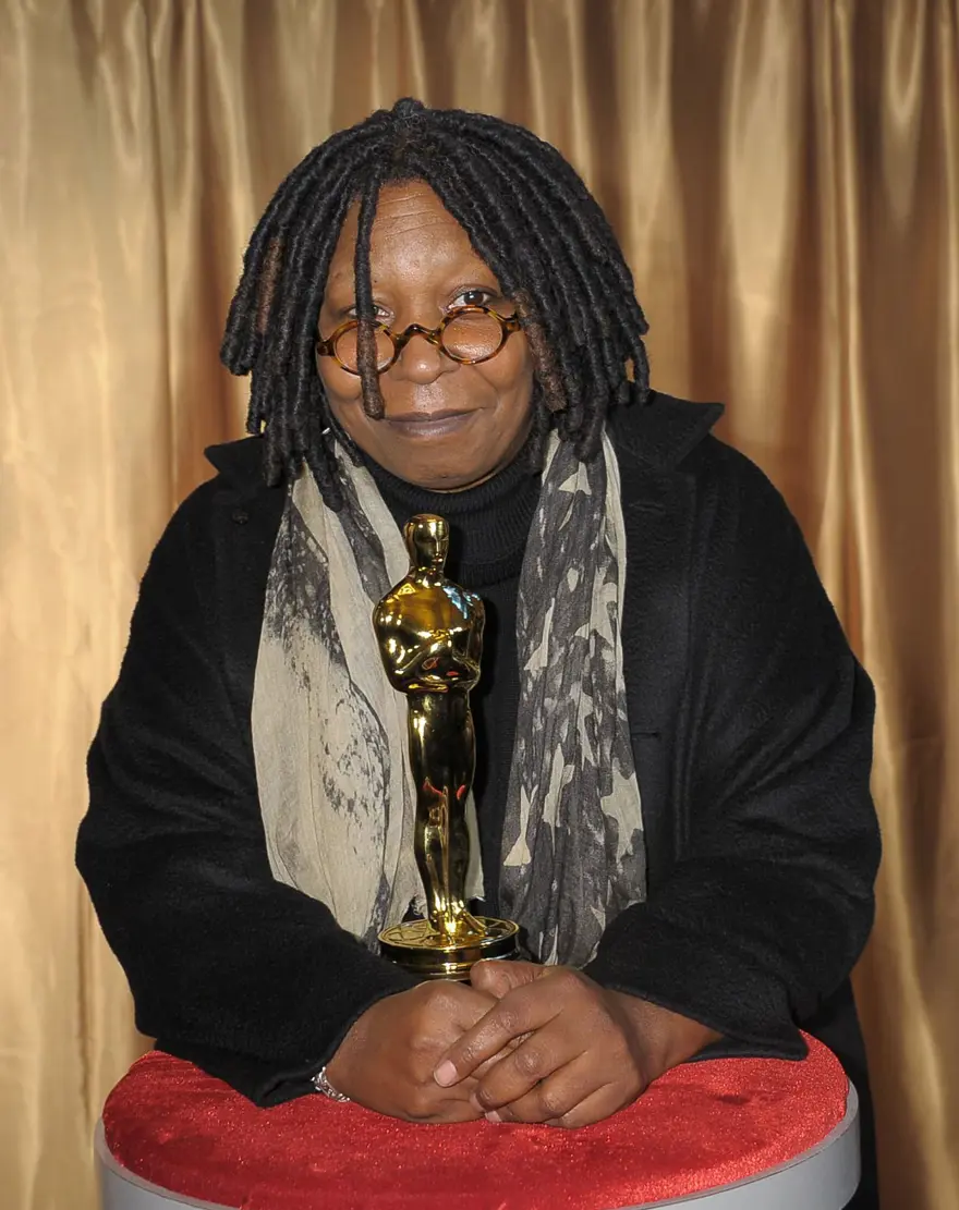 Whoopi Goldberg sunucusuz kalan Oscar’a talip 2