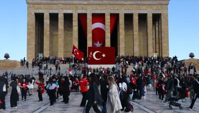 Anıtkabir'de Cumhuriyet coşkusu: Binler Atatürk'e koştu