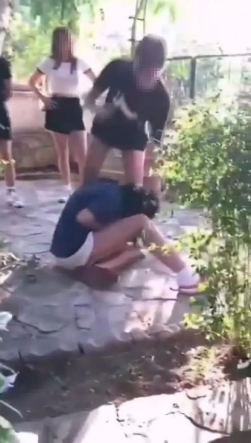 Marmaris'te dehşete düşüren kız kavgası: Öldüresiye dövüp kayda aldılar 1