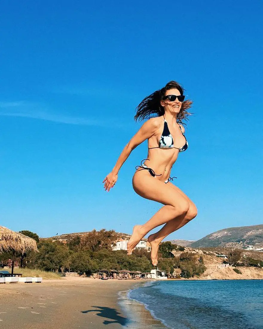 Serenay Sarıkaya sezonu açtı: Atın beni denizlere! 4