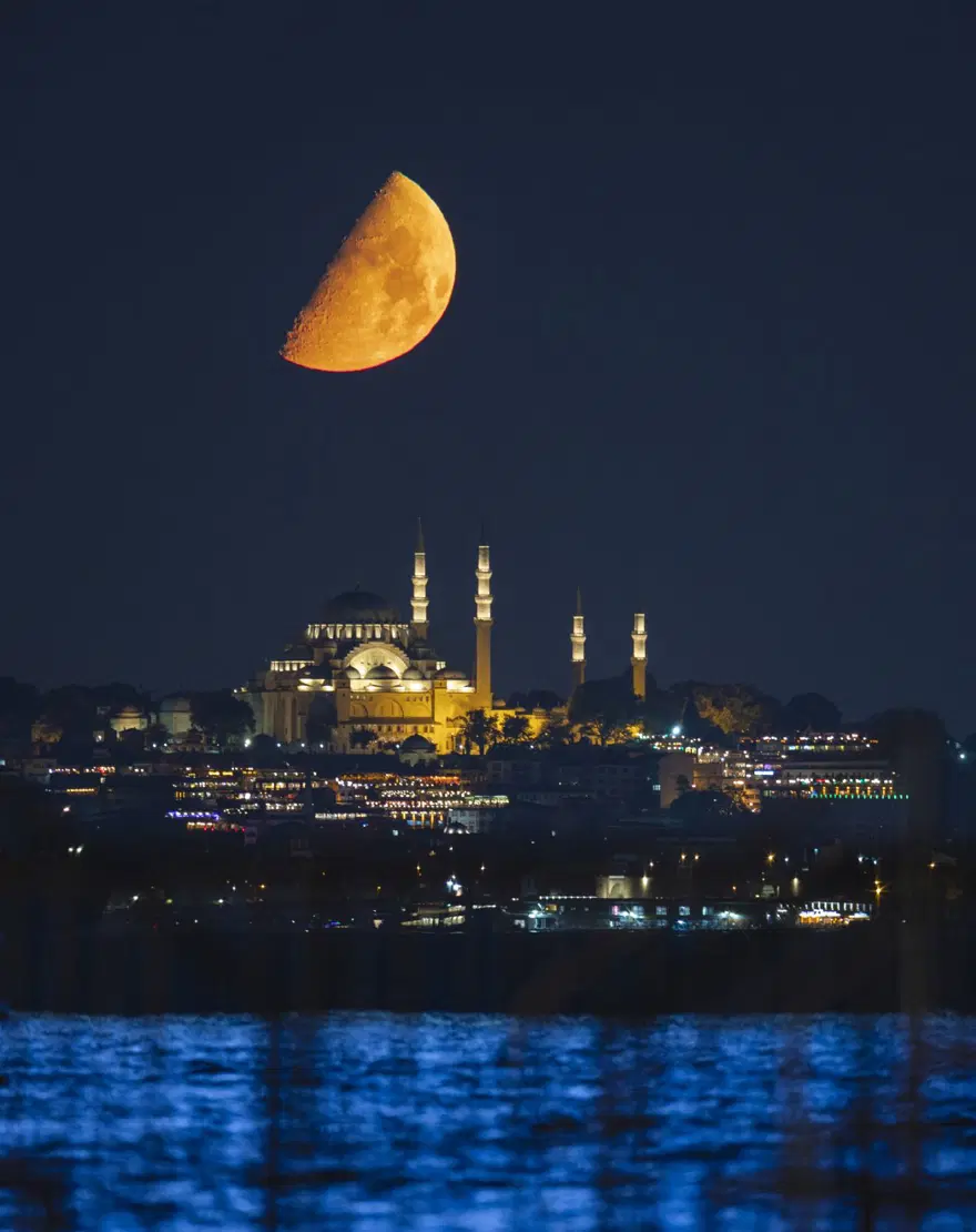 İstanbul'da yarım ay manzaraları 2