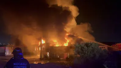 Kocaeli'de geri dönüşüm fabrikasında yangın çıktı