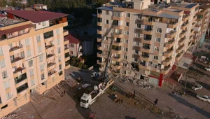 Depremzedelerin taşınma telaşına 'fırsatçı' tarife Depremzedelerin taşınma telaşına 'fırsatçı' tarife