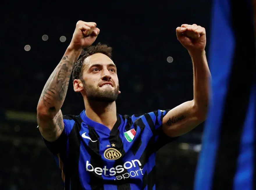 Galatasaray'ın listesindeki Hakan Çalhanoğlu için istenen bonservis belli oldu 2