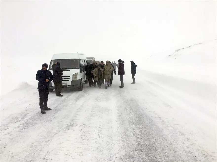 Van'da çığ felaketinin olduğu bölgeden fotoğraflar 5