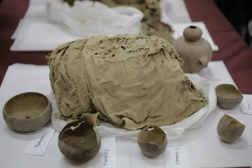 Peru'da bulunan çocuk ve yetişkin mumyaları sergide 4