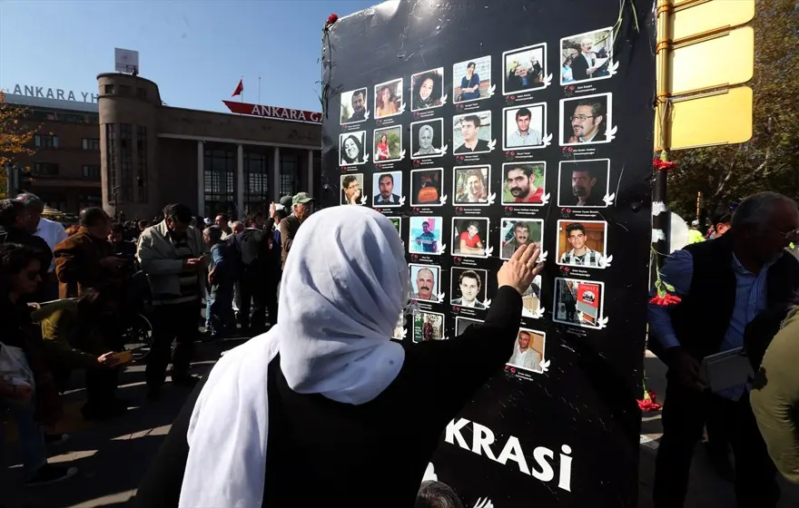 Ankara Garı saldırısında hayatını kaybedenler anıldı 8 Ankara Garı saldırısında hayatını kaybedenler anıldı 8