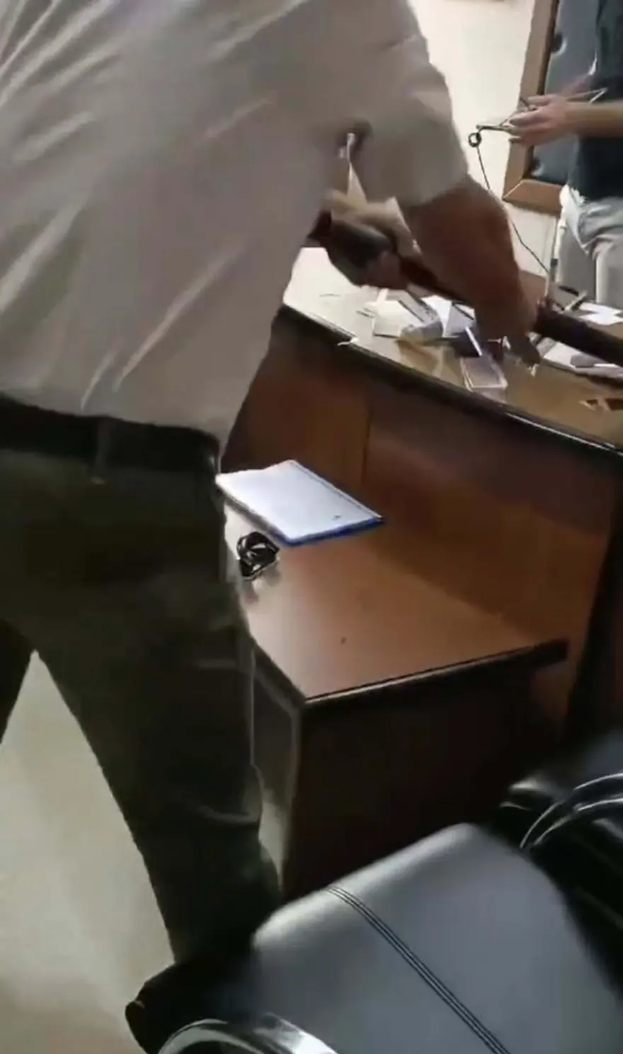 "BAZEN BÖYLE ÖFKELENEBİLİYORUZ" 2 "BAZEN BÖYLE ÖFKELENEBİLİYORUZ" 2